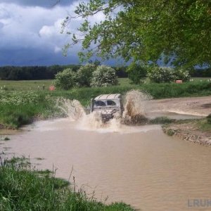 Drowning 110 Land Rover